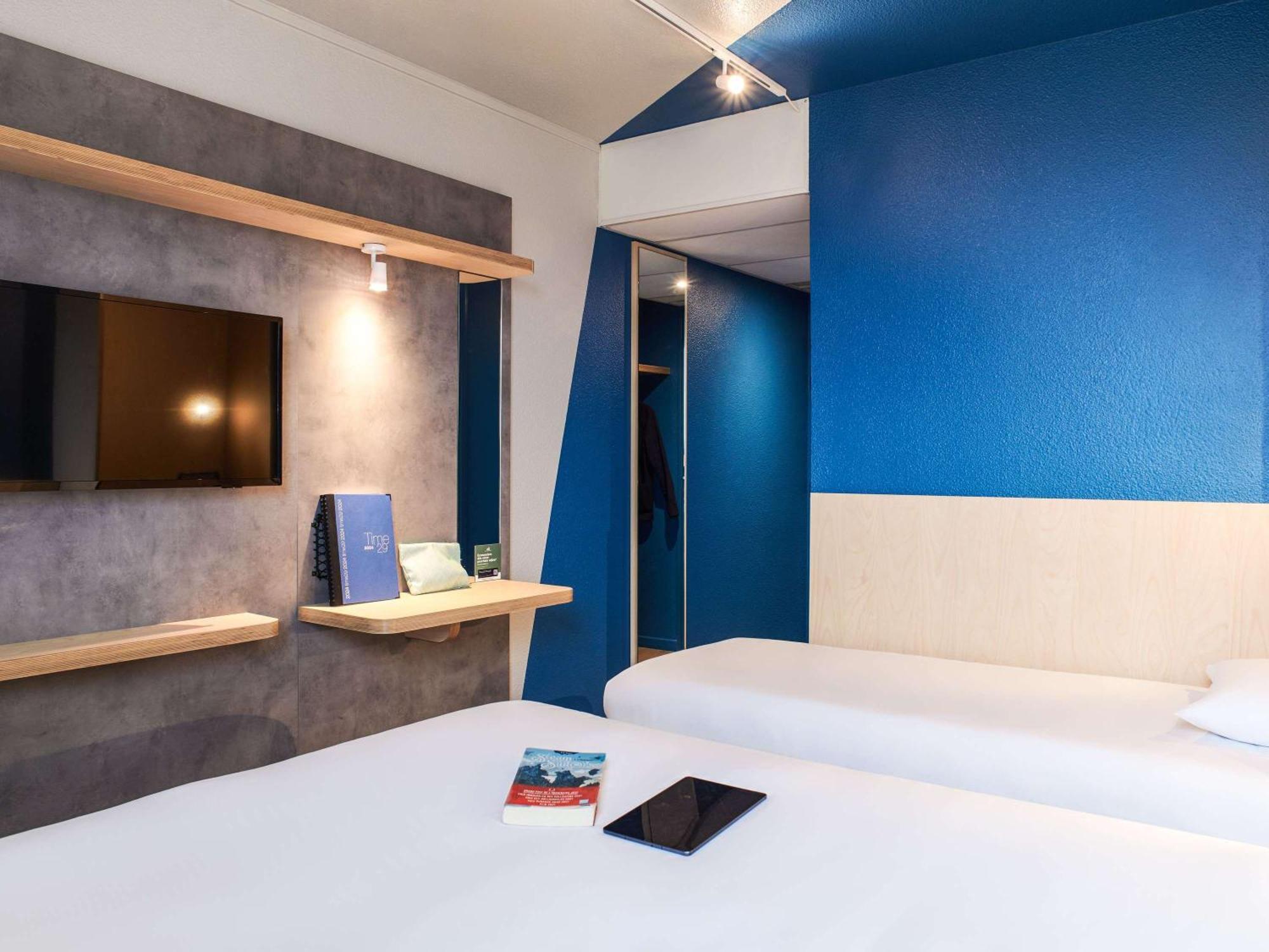 Hotel Ibis Budget Nantes Ouest Atlantis Coueron Экстерьер фото