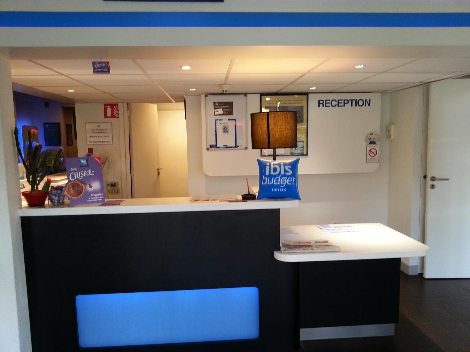 Hotel Ibis Budget Nantes Ouest Atlantis Coueron Экстерьер фото
