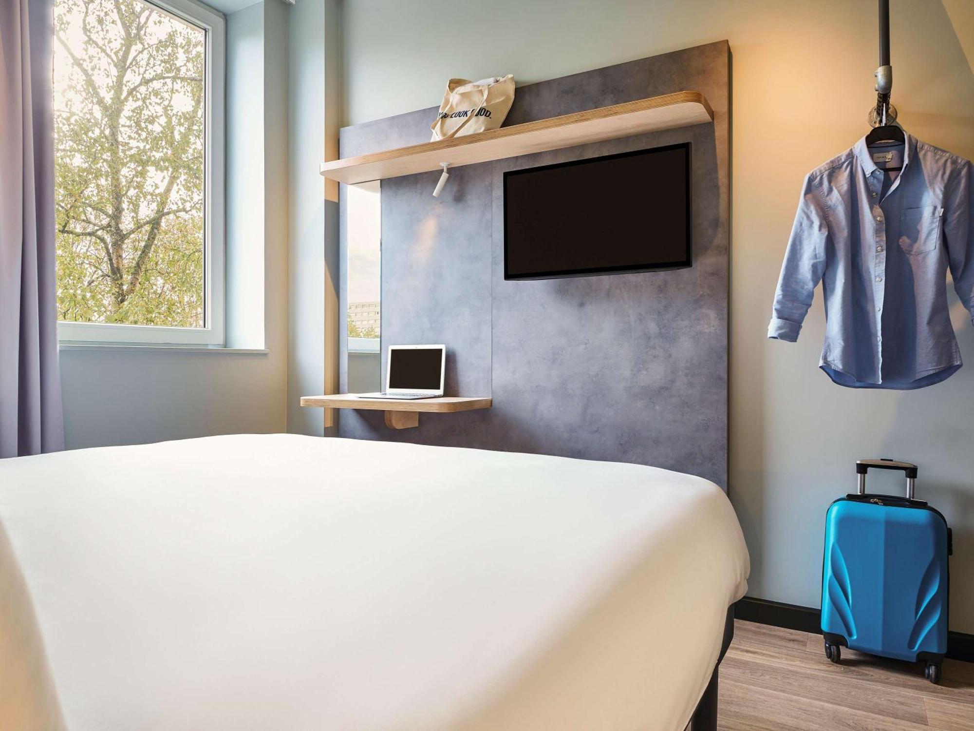 Hotel Ibis Budget Nantes Ouest Atlantis Coueron Экстерьер фото